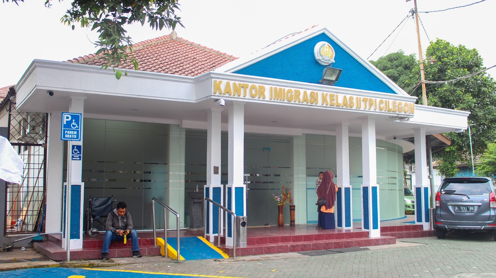 kantor 1 8